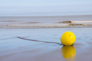 Plage avec bouée